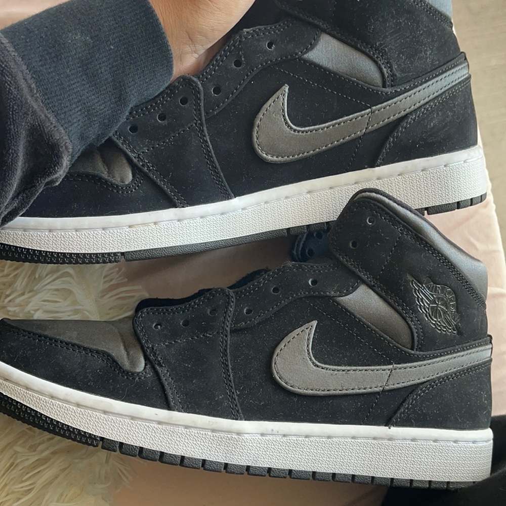 Mid Jordan 1s black and grey